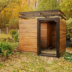 Деревянный домик-душ