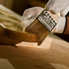 Обработка воском древесины